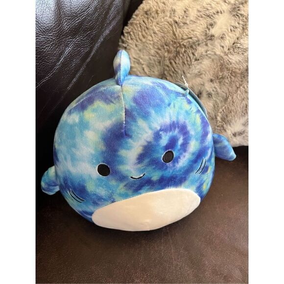 Squishmallows Luther the Shark 8” Plush - Picture 6 of 7